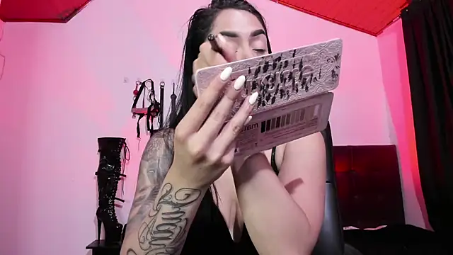 Snapshot of MistressVenena chatting on September 2025 09:17:02 PM MistressVenena online show from September 2025 09:17:02 PM