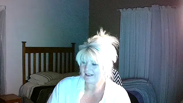 Miahotmilf online show from November 2025 09:04:02 PM