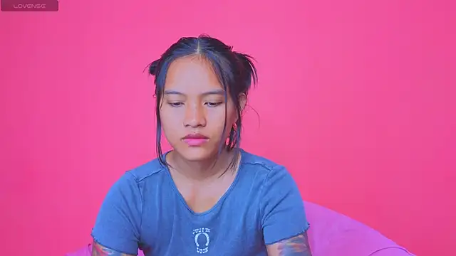 Snapshot of Natsu__ chatting on December 2024 01:28:01 AM Natsu online show from December 2024 01:28:01 AM