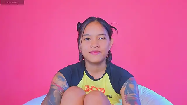 Snapshot of Natsu__ chatting on December 2024 08:11:02 AM Natsu online show from December 2024 08:11:02 AM