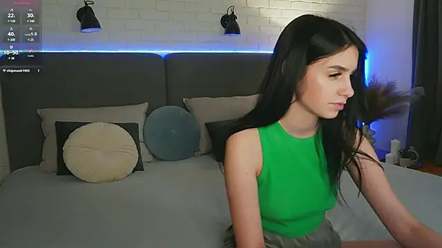 Snapshot of Dina_Foxxx chatting on February 2025 04:44:01 PM Dina Foxxx online show from February 2025 04:44:01 PM