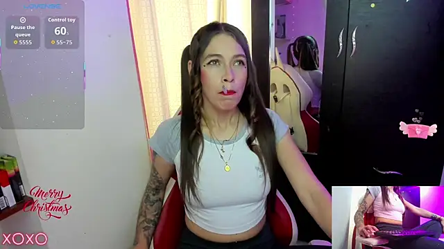 sweetlittlelisa online show from December 2025 09:34:02 PM