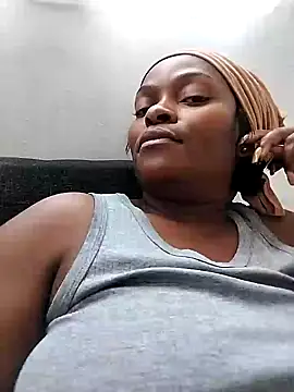 Snapshot of lovelyassbitch chatting on February 2025 09:13:02 AM lovelyassbitch online show from February 2025 09:13:02 AM