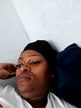 Snapshot of lovelyassbitch chatting on February 2025 11:13:01 AM lovelyassbitch online show from February 2025 11:13:01 AM