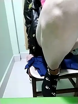 Snapshot of Luxcute286 chatting on February 2025 01:10:02 PM Luxcute286 online show from February 2025 01:10:02 PM