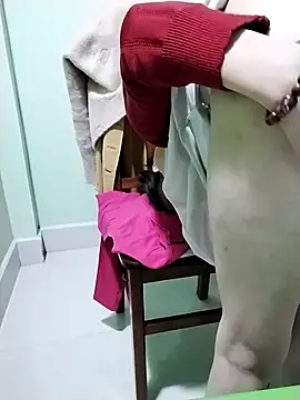 Snapshot of Luxcute286 chatting on February 2025 09:12:02 AM Luxcute286 online show from February 2025 09:12:02 AM