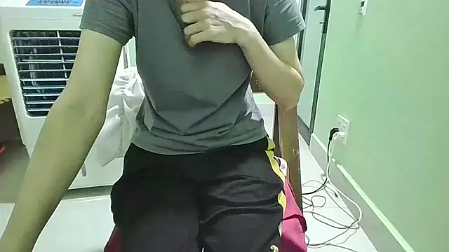 Snapshot of Luxcute286 chatting on October 2025 11:13:02 PM Luxcute286 online show from October 2025 11:13:02 PM