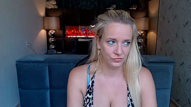 Snapshot of Wendysexyx chatting on September 2025 07:08:02 AM Wendysexyx online show from September 2025 07:08:02 AM