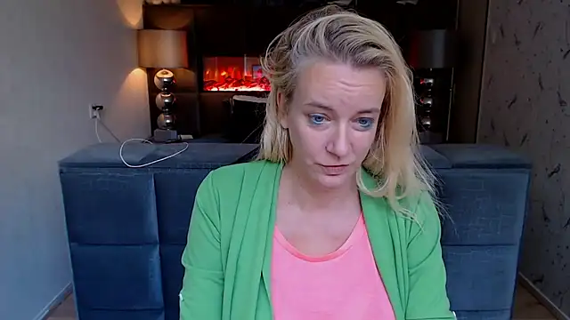 Snapshot of Wendysexyx chatting on September 2025 07:52:02 AM Wendysexyx online show from September 2025 07:52:02 AM