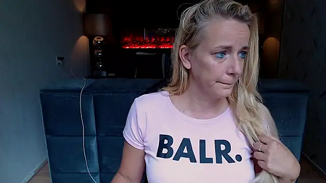 Snapshot of Wendysexyx chatting on September 2025 11:44:02 AM Wendysexyx online show from September 2025 11:44:02 AM