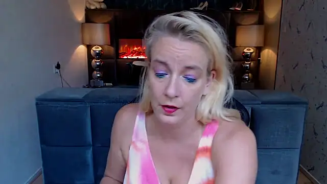 Snapshot of Wendysexyx chatting on September 2025 07:53:01 AM Wendysexyx online show from September 2025 07:53:01 AM