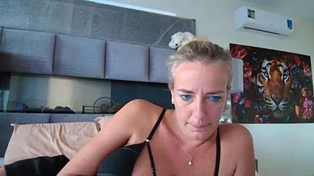 Wendysexyx online show from June 2026 10:38:01 AM