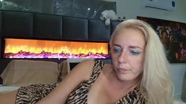 Wendysexyx online show from June 2026 12:37:01 AM