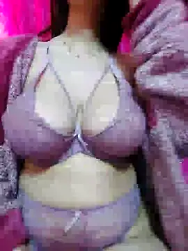 Snapshot of LoNa-daloua chatting on January 2025 11:58:02 AM LoNa-daloua online show from January 2025 11:58:02 AM