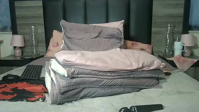 Snapshot of BigButt-MomJ75 chatting on August 2026 10:14:02 AM BigButt-MomJ75 online show from August 2026 10:14:02 AM