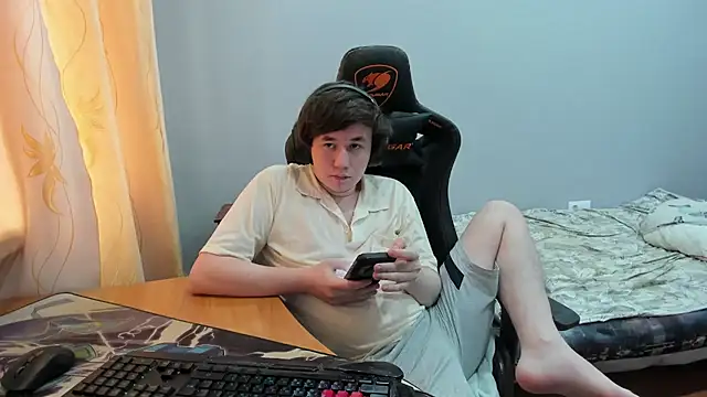 iliaskrislove online show from September 2025 09:42:02 AM