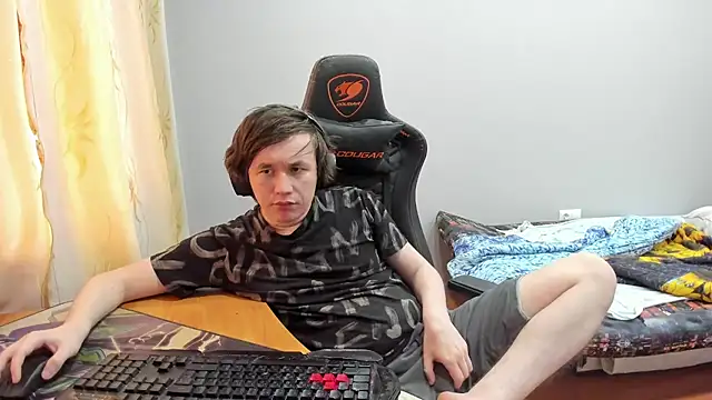 iliaskrislove online show from September 2025 04:17:02 AM