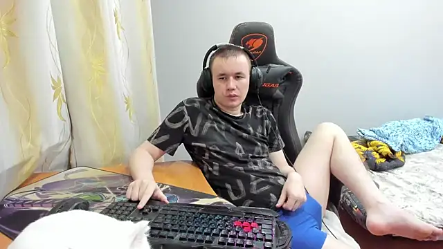 iliaskrislove online show from October 2025 05:34:01 PM