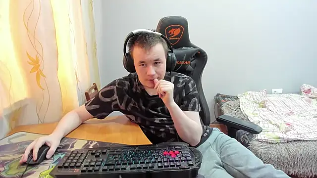 iliaskrislove online show from November 2025 08:58:01 AM