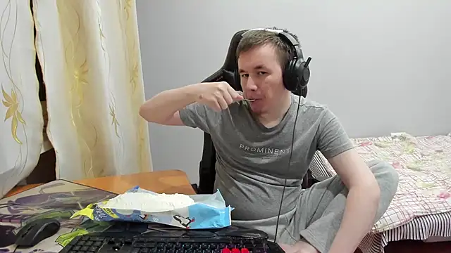 iliaskrislove online show from November 2025 10:56:01 PM