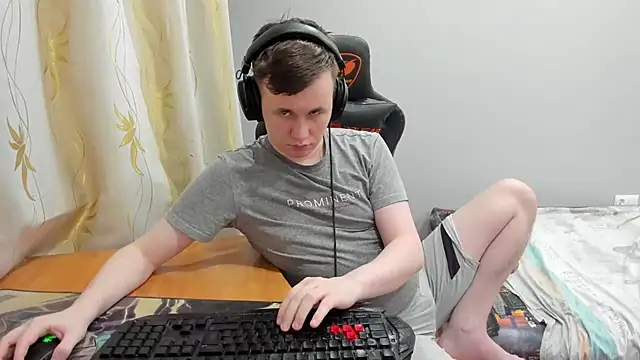 iliaskrislove online show from April 2026 11:07:01 PM