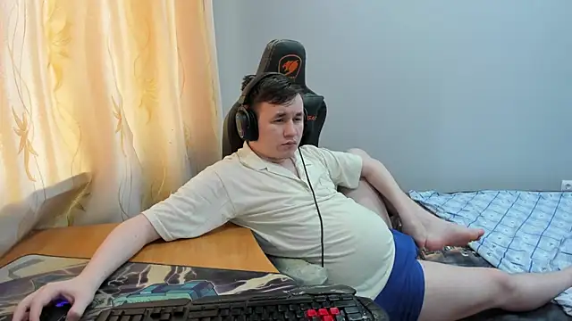 iliaskrislove online show from May 2026 02:47:01 PM