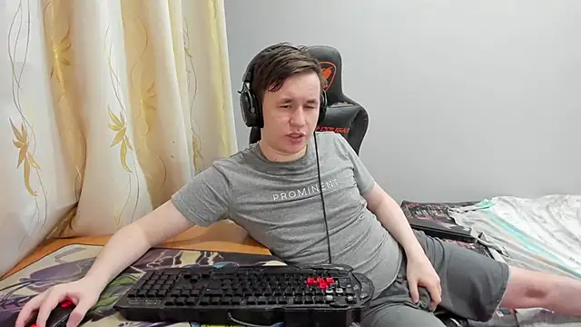 iliaskrislove online show from June 2026 12:38:01 AM
