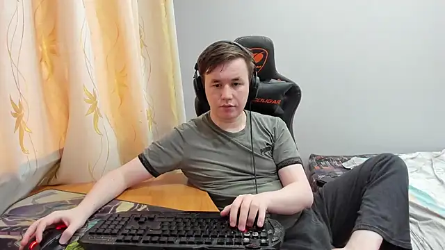 iliaskrislove online show from June 2026 12:48:02 AM