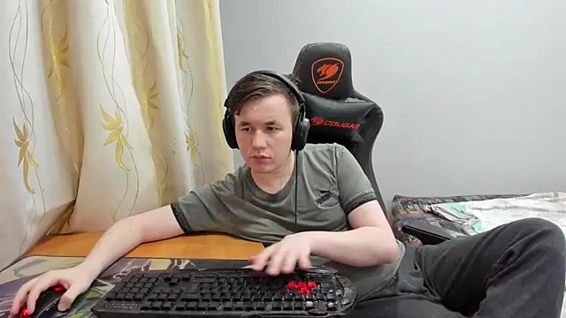 iliaskrislove online show from June 2026 06:41:01 PM