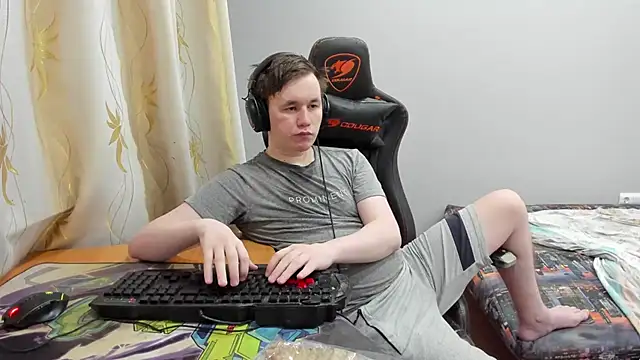 iliaskrislove online show from June 2026 06:01:02 PM