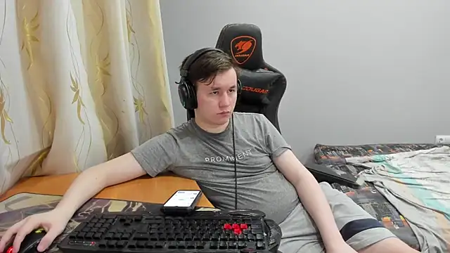 iliaskrislove online show from June 2026 06:23:01 PM