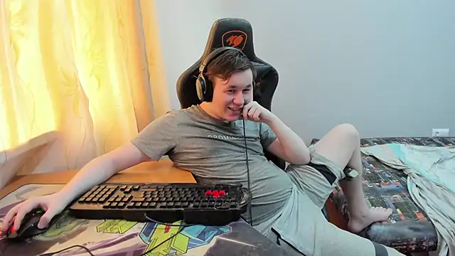 iliaskrislove online show from June 2026 10:15:01 AM