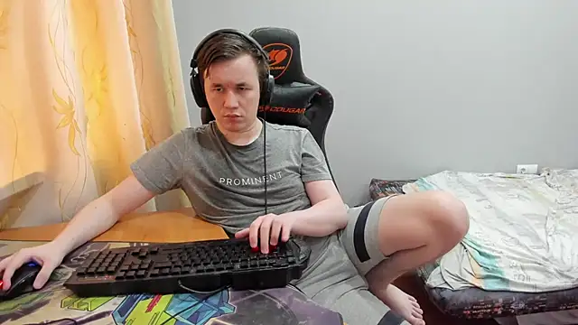 iliaskrislove online show from June 2026 01:45:02 PM