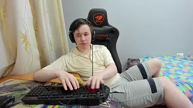 iliaskrislove online show from July 2026 10:49:02 PM