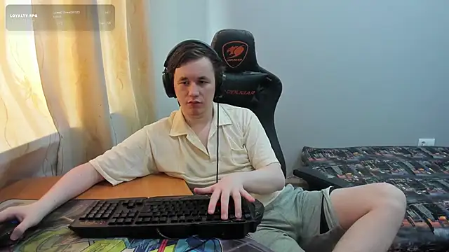 iliaskrislove online show from July 2026 12:12:02 PM