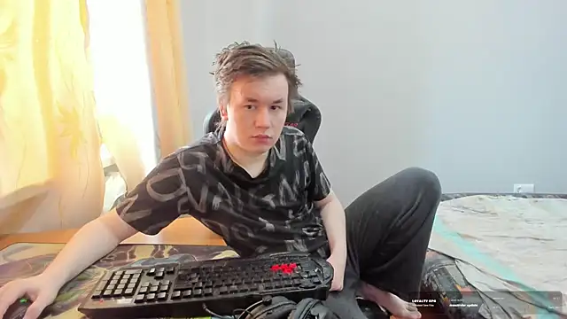 iliaskrislove online show from August 2026 11:56:02 AM
