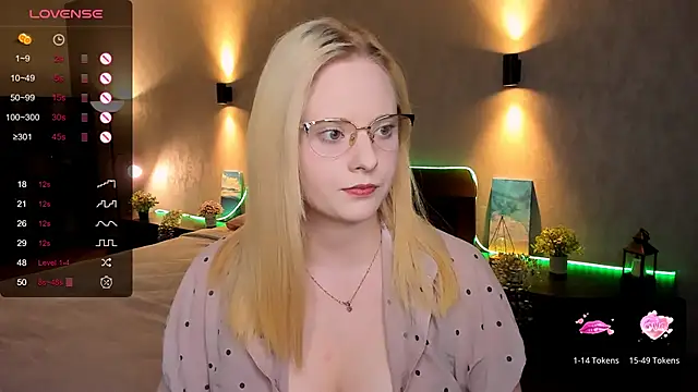 Aemilia  online show from March 2025 08:40:01 AM