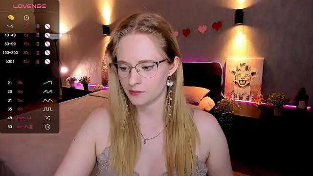 Aemilia  online show from September 2025 08:38:01 AM