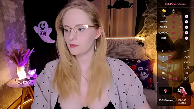 Aemilia  online show from October 2025 08:40:02 AM