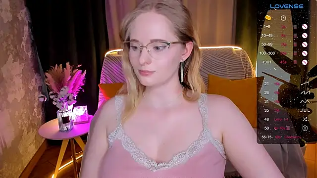 Aemilia  online show from February 2026 07:51:01 AM