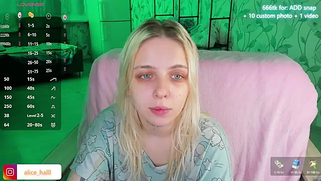 Snapshot of Alice_Halle chatting on December 2024 03:44:01 PM Alice Halle online show from December 2024 03:44:01 PM