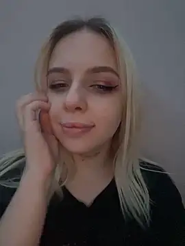 Snapshot of Alice_Halle chatting on December 2024 12:55:02 AM Alice Halle online show from December 2024 12:55:02 AM