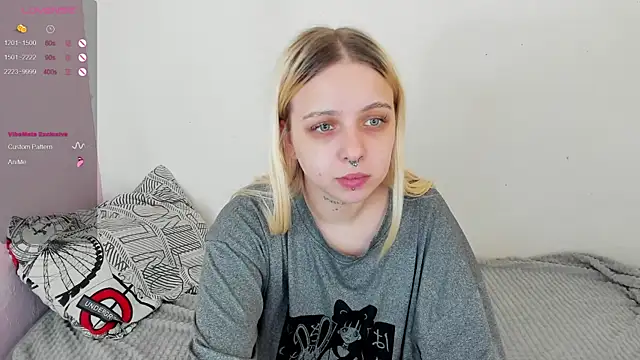 Snapshot of Alice_Halle chatting on January 2025 10:28:01 PM Alice Halle online show from January 2025 10:28:01 PM