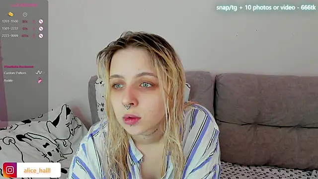 Snapshot of Alice_Halle chatting on March 2025 08:16:01 AM Alice Halle online show from March 2025 08:16:01 AM