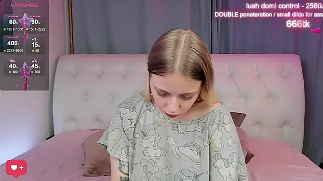 Snapshot of Alice_Halle chatting on October 2025 05:49:02 AM Alice Halle online show from October 2025 05:49:02 AM