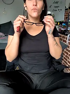 Linalicious online show from May 2026 10:45:02 AM
