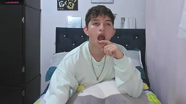 Hanz peterss online show from March 2025 10:42:01 PM