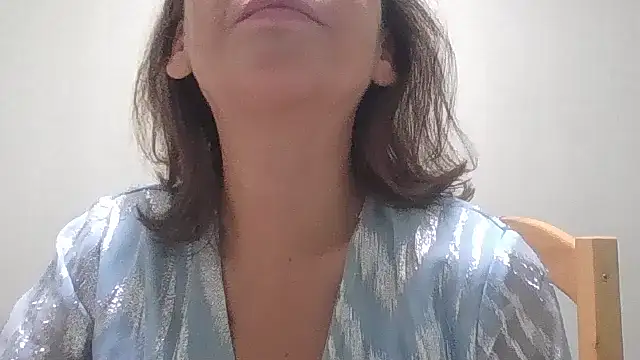 Snapshot of HollyJewel chatting on October 2025 05:24:02 PM HollyJewel online show from October 2025 05:24:02 PM