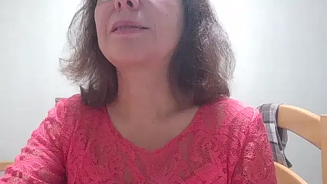 Snapshot of HollyJewel chatting on October 2025 04:50:01 PM HollyJewel online show from October 2025 04:50:01 PM