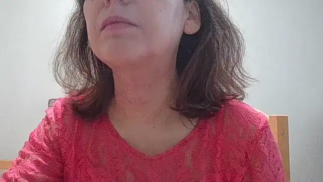 Snapshot of HollyJewel chatting on December 2025 09:14:02 AM HollyJewel online show from December 2025 09:14:02 AM